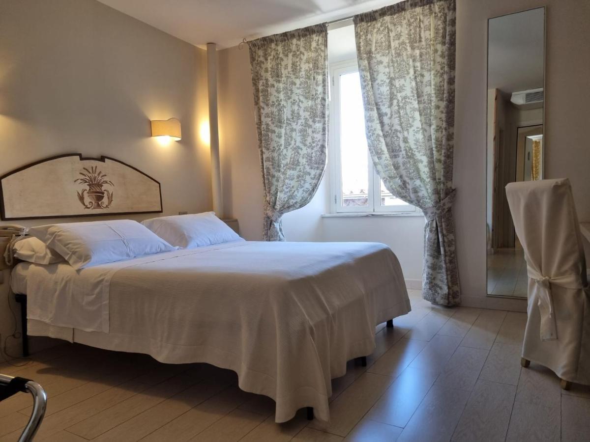 Large Double or Twin Room